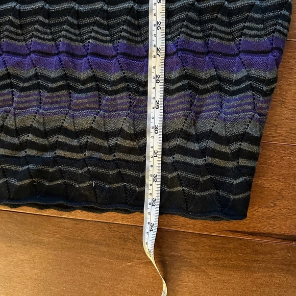 London Times Black Sweater Self-patterned Large DRESS with a touch of Purple. - Picture 7 of 10